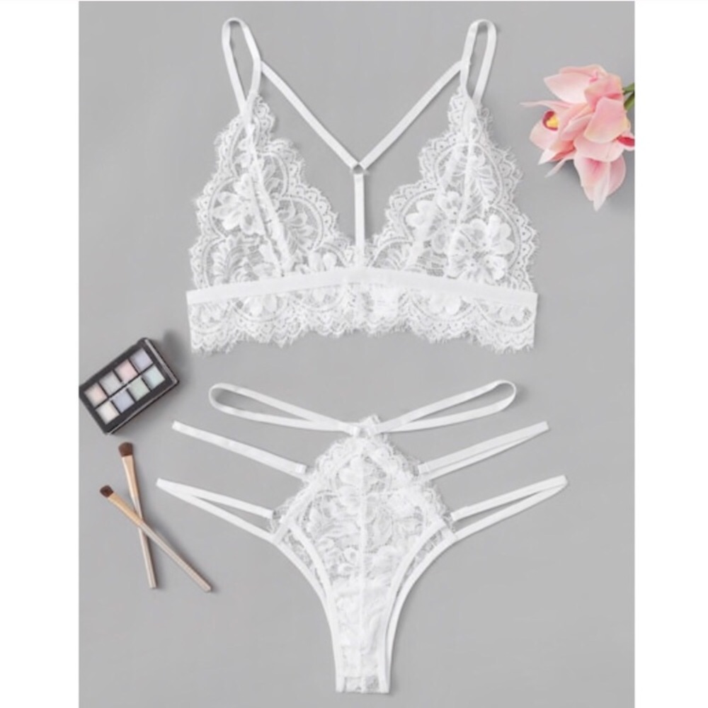 NWT White Strappy Lingerie Set - size M